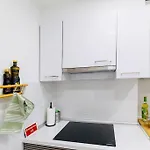 Modern 3 Bedroom Flat In 公寓