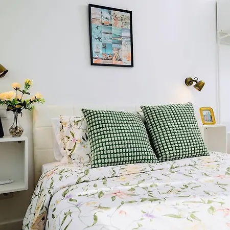 Modern 3 Bedroom Flat In Apartamento