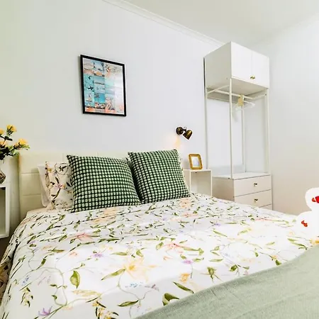 Modern 3 Bedroom Flat In Apartamento Lisboa