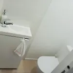 Apartment Modern 3 Bedroom Flat In