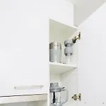 Modern 3 Bedroom Flat In Apartment *