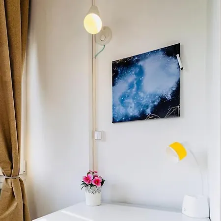 Modern 3 Bedroom Flat In