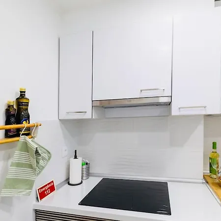 Modern 3 Bedroom Flat In Apartamento