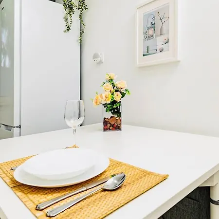 Painter 3 Bedroom Apartment In Lisbon *