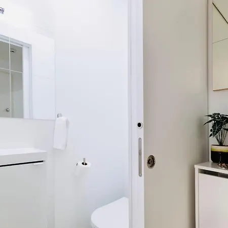 Modern 3 Bedroom Flat In * Lisbon