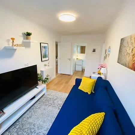 Apartment Modern 3 Bedroom Flat In Lisbon